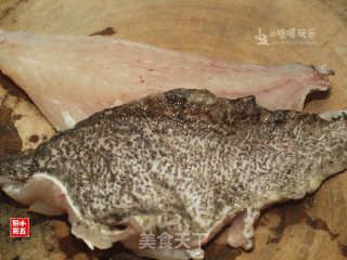 清蒸石斑鱼：原汁原味的鲜美与清甜的做法步骤：2