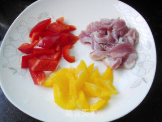 彩蔬炒肉片的做法步骤：4