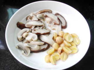 彩蔬炒肉片的做法步骤：5