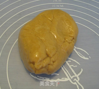 广式豆沙月饼的做法步骤：5