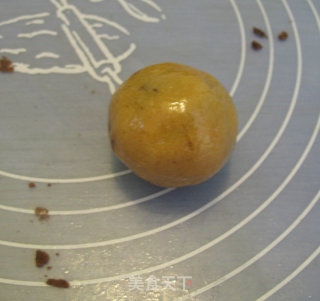 广式豆沙月饼的做法步骤：11