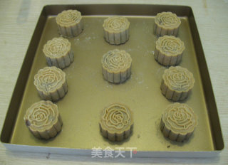 广式豆沙月饼的做法步骤：14