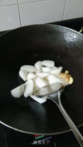 萝卜炆鱼的做法步骤：4