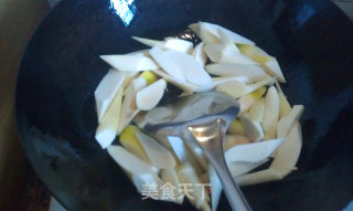 茭白肚片的做法步骤：2