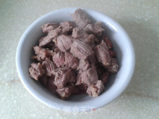红烧牛肉面的做法步骤：1