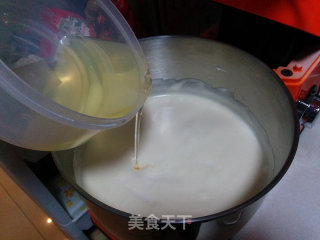 【花团锦簇杯子蛋糕】——我的第一次翻糖制作的做法步骤：3