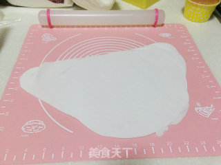 【花团锦簇杯子蛋糕】——我的第一次翻糖制作的做法步骤：11