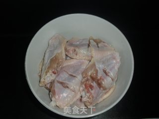 酥脆炸鸡翅的做法步骤：1