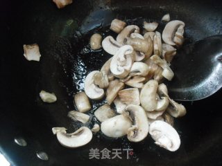 口蘑肉片米粉的做法步骤：4