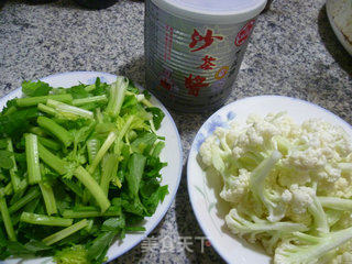 沙茶酱双菜的做法步骤：1