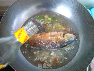 家常烧鲤鱼的做法步骤：8