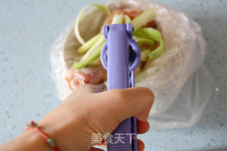 【蜜汁味噌烤鸡腿】的做法步骤：6