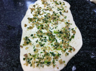 椒盐榨菜葱油饼的做法步骤：7