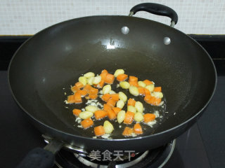 白果西芹炒胡萝卜的做法步骤：4