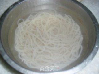 酸包菜炒苕粉的做法步骤：4