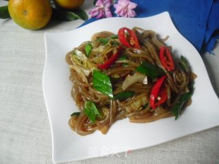 酸包菜炒苕粉的做法步骤：7
