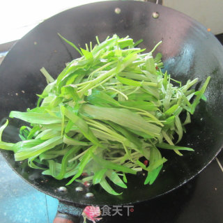 干煸蒜香空心菜的做法步骤：6