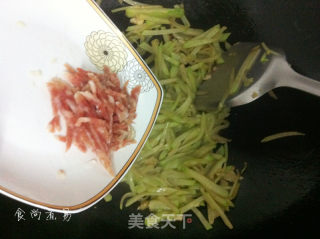 腊肠炒佛手瓜的做法步骤：8