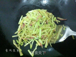 腊肠炒佛手瓜的做法步骤：9