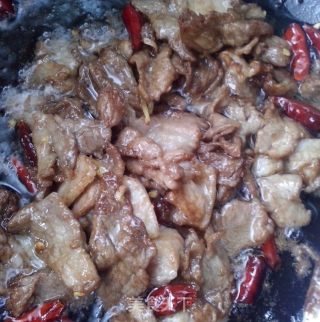黑木耳炒肉的做法步骤：3