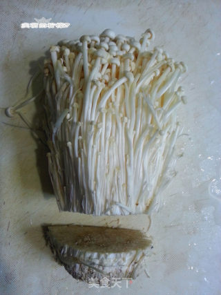 健康美容凉拌金针菇的做法