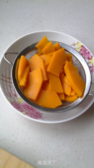 香蕉馅南瓜饼的做法步骤：2