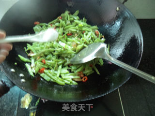 干烧扁豆丝的做法步骤：7