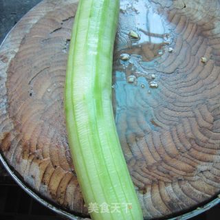 香辣烤丝瓜的做法步骤：2