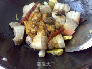 玫瑰红烧肉的做法步骤：7