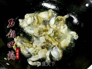 石锅田鸡的做法步骤：2