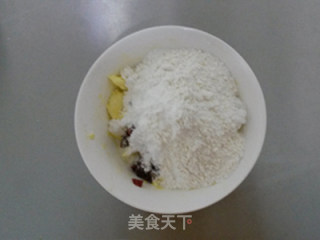 一款征服不爱吃饼干朋友的饼干——蔓越莓饼干的做法步骤：5