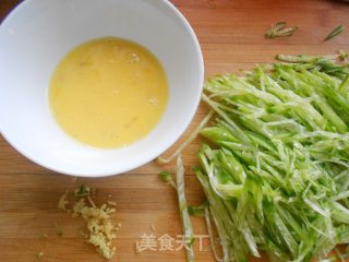 萝卜蛋花汤的做法步骤：1