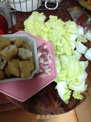 油豆腐白菜粉丝煲的做法步骤：2