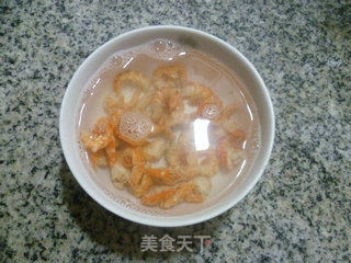 开洋鱿鱼炒菜梗的做法步骤：2