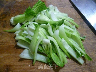 开洋鱿鱼炒菜梗的做法步骤：4