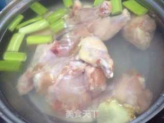 土豆翅根的做法步骤：1