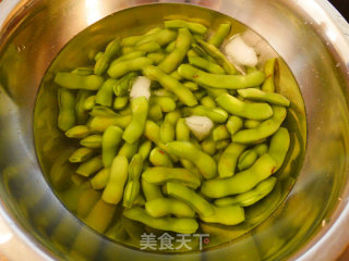 酒糟毛豆－再简单不过的下酒菜的做法步骤：3