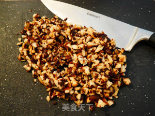 荠菜鲜肉香菇馄饨的做法步骤：1
