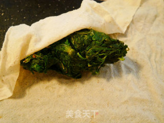 荠菜鲜肉香菇馄饨的做法步骤：3