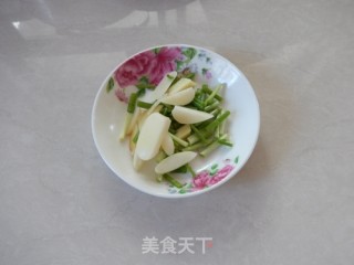 青椒香干炒肉丝的做法步骤：5