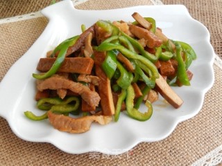 青椒香干炒肉丝的做法步骤：12