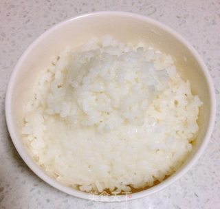 葱香弹牙蛋炒饭的做法步骤：1
