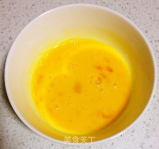 葱香弹牙蛋炒饭的做法步骤：2