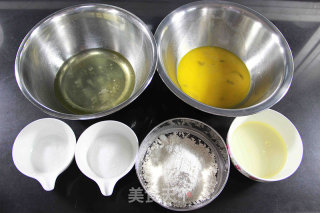戚风蛋糕的做法步骤：1