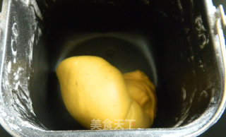 南瓜椰蓉吐司的做法步骤：2