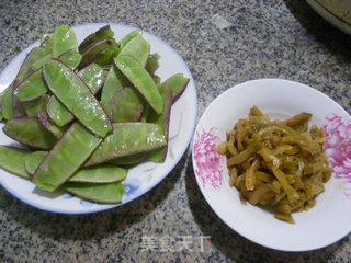 榨菜炒扁豆的做法步骤：1
