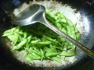 榨菜炒扁豆的做法步骤：5