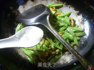 榨菜炒扁豆的做法步骤：7