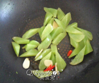 清炒莴笋腰果的做法步骤：10