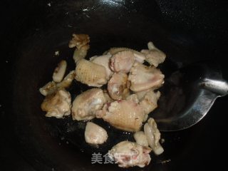 土豆烧鸡翅的做法步骤：6